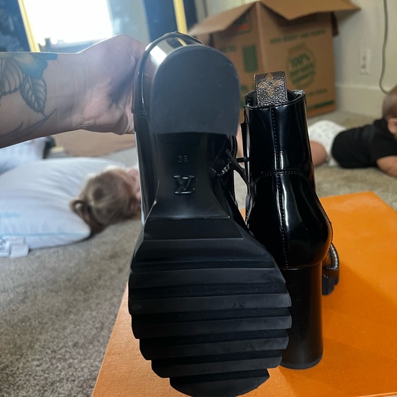 Louis Vuitton Heeled Booties - Picture 3 of 3